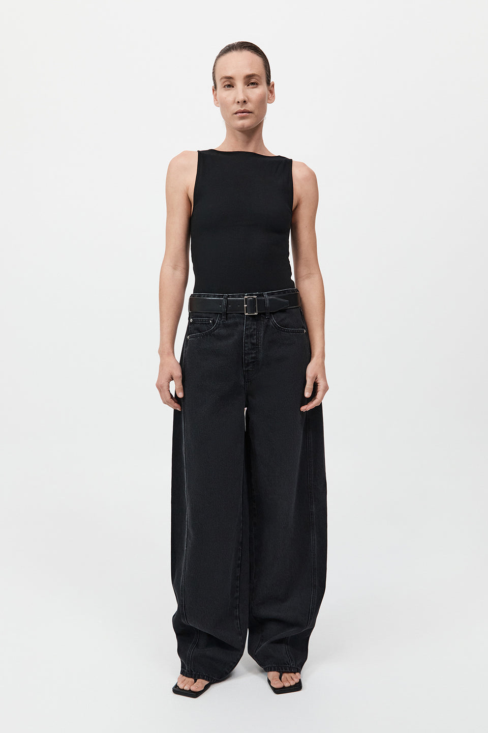 Mid Rise Balloon Jeans - Washed Black