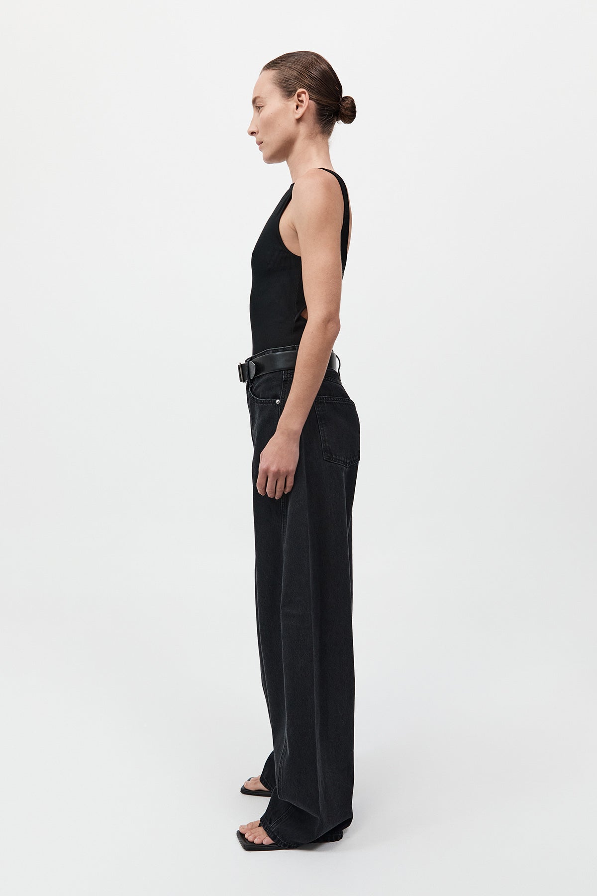 Mid Rise Balloon Jeans - Washed Black